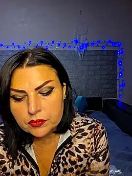 kataleya94 Adlı Modelin Canlı XXX Sohbeti