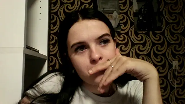 XXX chat uživo modela KikiAmino