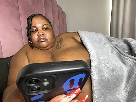 MissLola27's Live XXX Chat
