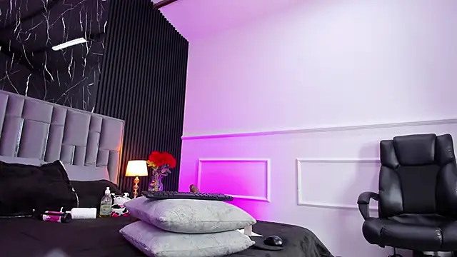Bigsexxyass - PLUG ANAL+2 FINGERS