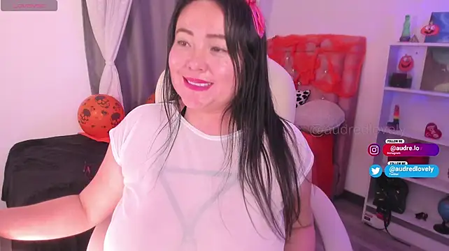 Chat XXX en directo de AudredLovely