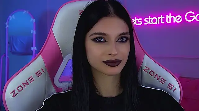 BeverlyMost Adlı Modelin Canlı XXX Sohbeti