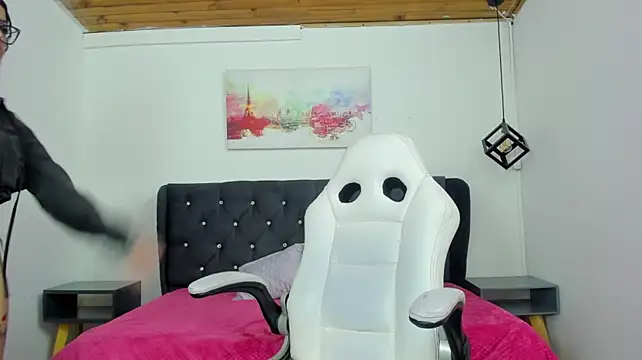 Issaa_Tyler Live XXX-chat