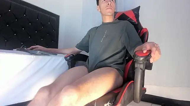 MaxLeons – Naživo XXX chat