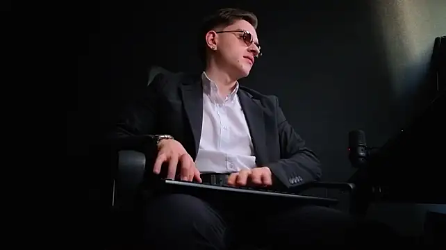 FelixStarkk Chat XXX live