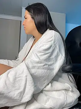 Sofia_SecretX - play with mys tits