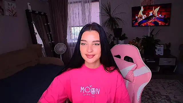 SoftMoon live XXX chat
