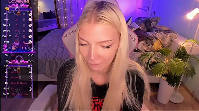 AnyaTaylor_ Chat XXX in diretta
