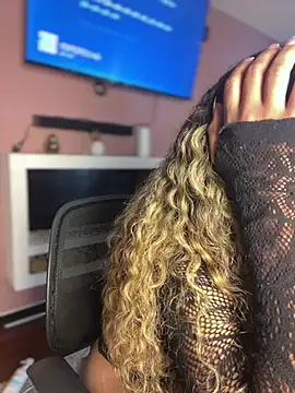 Chat +18 de AngelPinkk_ ao vivo