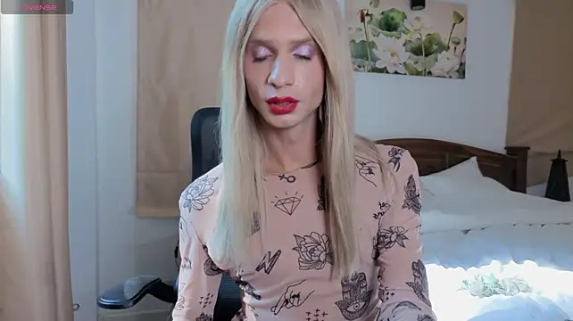 vee_huge Pertunjukan Webcam