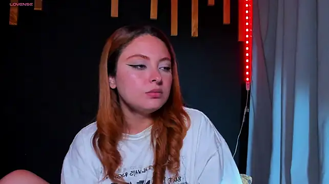 izyzys_baker Adlı Modelin Canlı XXX Sohbeti
