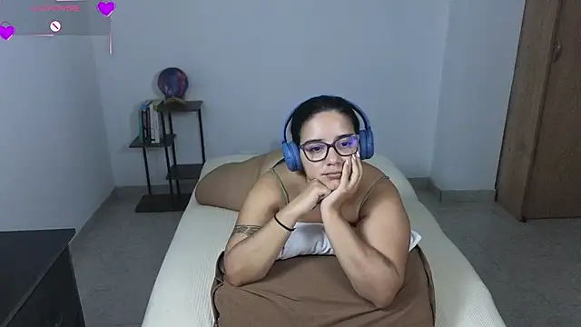 blue__moon_'s Live XXX Chat