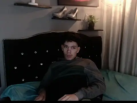 Chat +18 de haku_nayro ao vivo