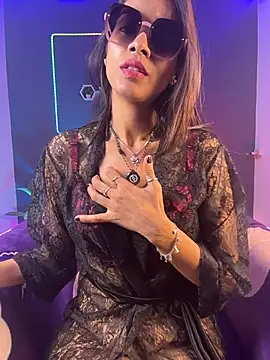 Ivy_the_goddess - TEASE ON COUCH+LST TIPR 5 MIN LUSH