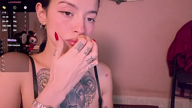 phoenix_xx লাইভ XXX চ্যাট