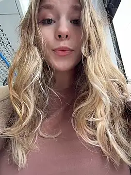 _NotYourSlut_ - 2 fingers in SWEET PUSSY 😱😱😱