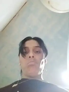Saray_queen1 লাইভ XXX চ্যাট