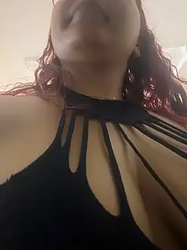 Chat +18 de Cherry_rousse ao vivo