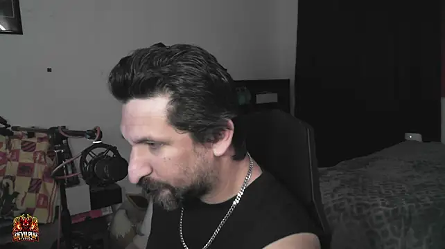 DevilPup75_ লাইভ XXX চ্যাট