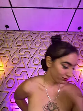 Chat +18 de MelanyyJhonson15 ao vivo