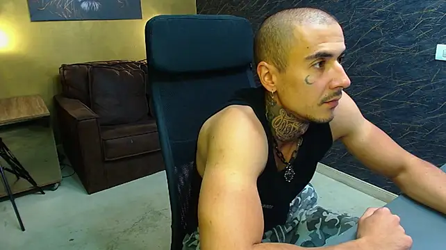Chatroom XXX en direct de RomeoBodhi