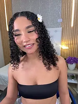 Chat +18 de kitty_kayo ao vivo