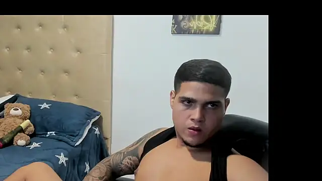 Онлайн чат XXX Latinboyco77