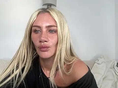 צ'אט XXX בשידור חי של Elsa_24