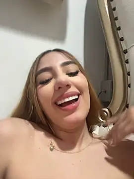Chat +18 de Miiaa_Rosee ao vivo