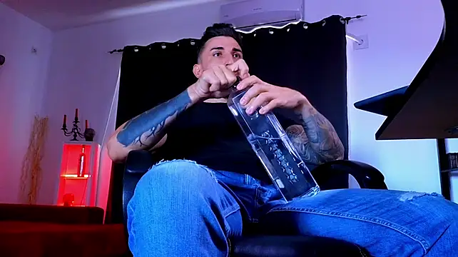 Živý XXX chat MightyAaron66