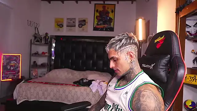 צ'אט XXX בשידור חי של logan_hugh8