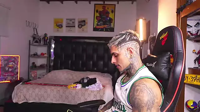 logan_hugh8 élő XXX-chatje