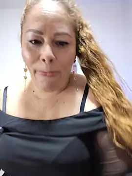 SluttyMilf79 - Show ass + Clap x 3🖐️🍑