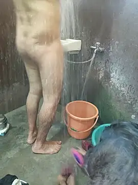 DESHICPL69 élő XXX-chatje