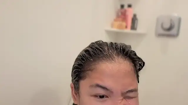 Momgoeswild - SQUIRT & SHOWER SHOW!