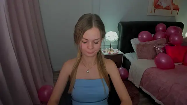 MidnighteAura Chat XXX live