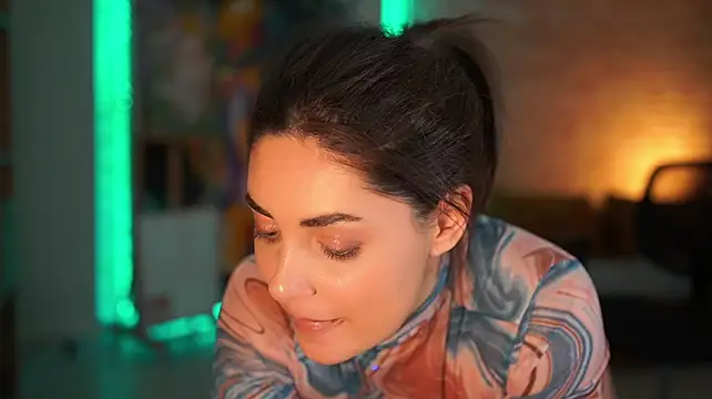 _Allie_ লাইভ XXX চ্যাট