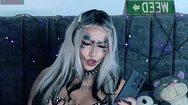 Chat +18 de maliciaXpoison ao vivo