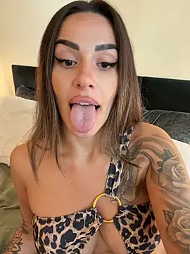 -Alisa লাইভ XXX চ্যাট