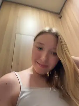 -NaughtyAngel-'s Live XXX Chat