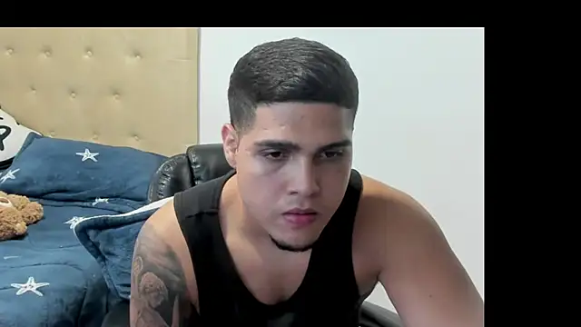 Latinboyco77 élő XXX-chatje