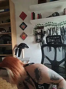 Divine_eve - top off and tits play