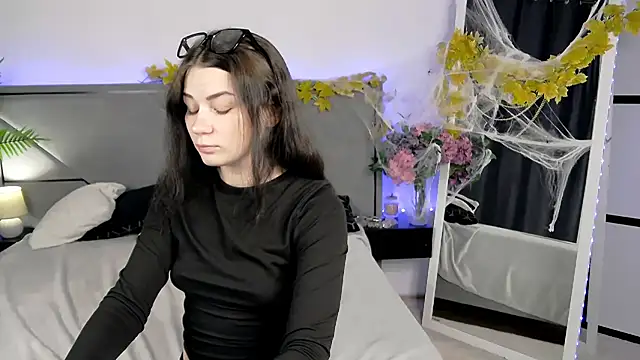 MilanaCrofft: онлайн-секс-чат
