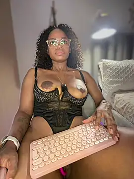 Chat XXX ao vivo de CharlottX