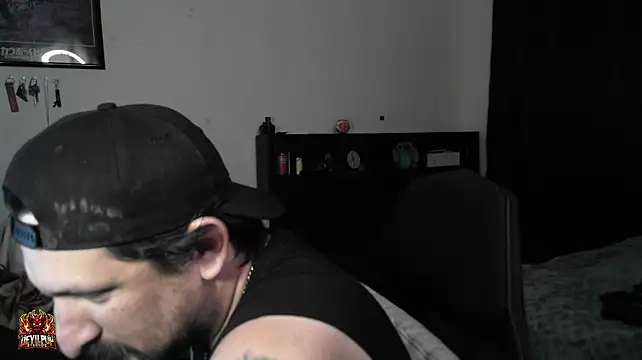 DevilPup75_ Live XXX-chat