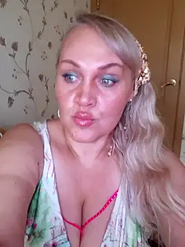 IsabellaBoni - Spank ass×25 and fingers