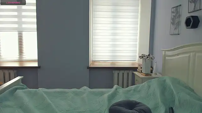 LavenderMitten - help me cum