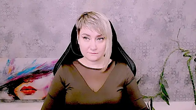 Djullia XXX чат на живо