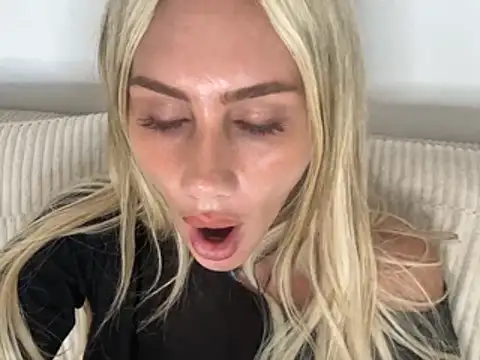 צ'אט XXX בשידור חי של Elsa_24