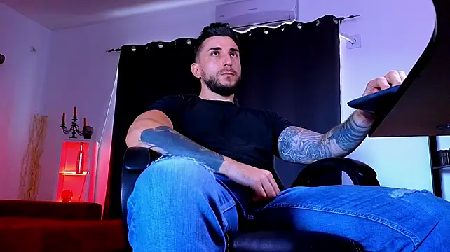 MightyAaron66 Live XXX-chat
